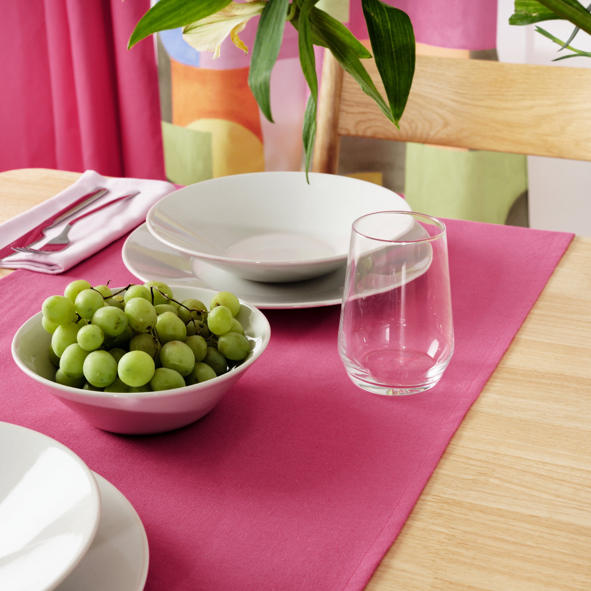 Chemin de table uni 100% lin fuchsia