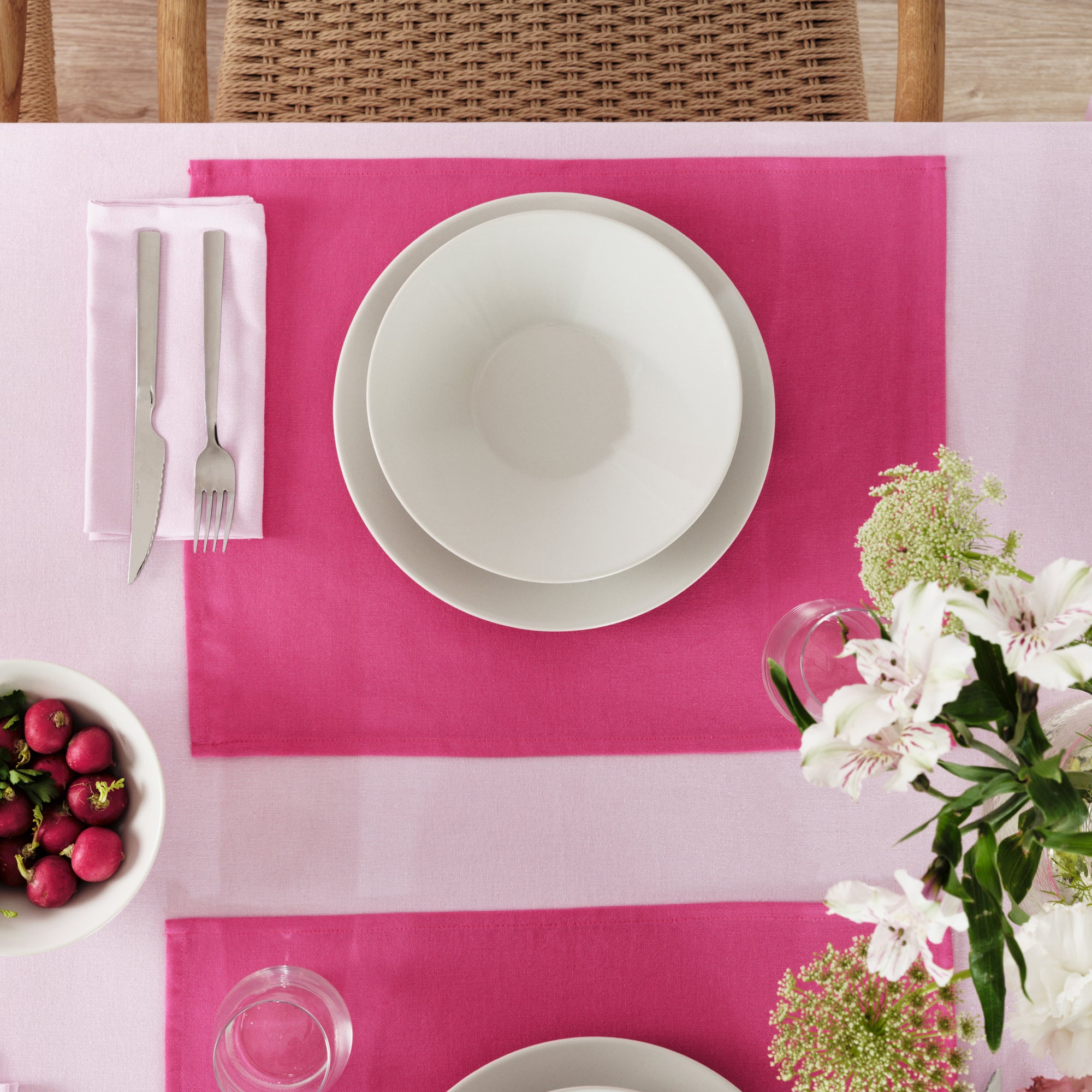 Paquet de 2 pièces. Set de table uni 100% lin Fuchsia