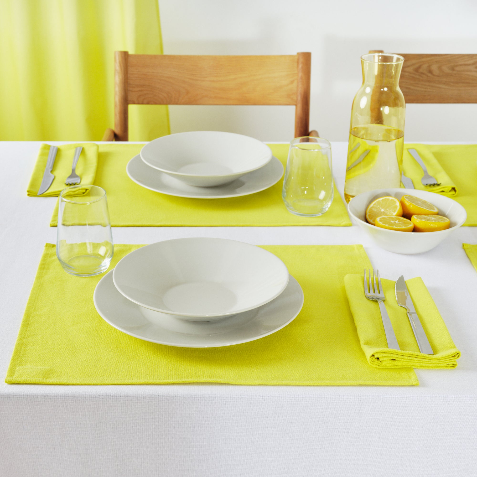Paquet de 2 pièces. Set de table uni 100% lin jaune