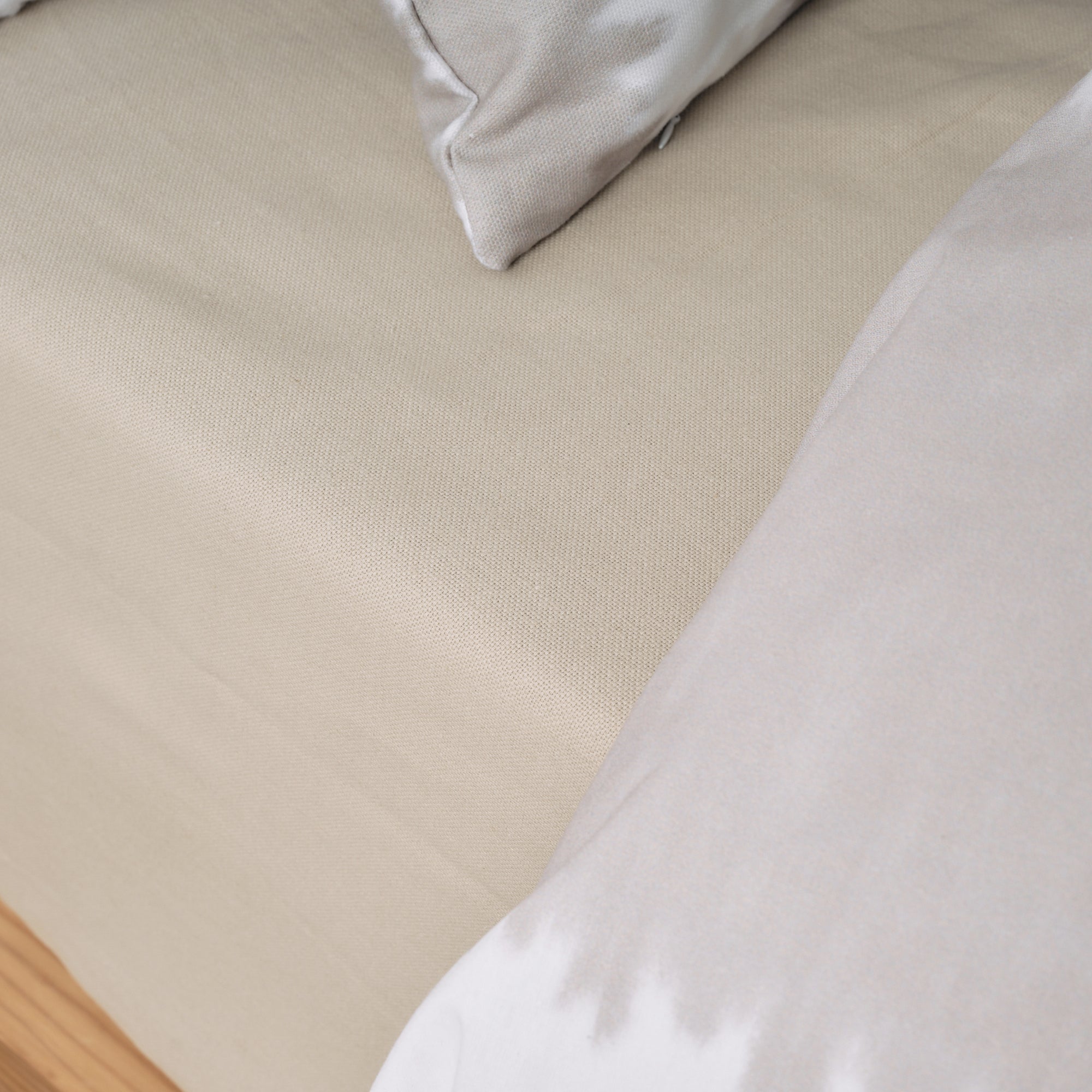 Natural plain fitted sheet 100% cotton