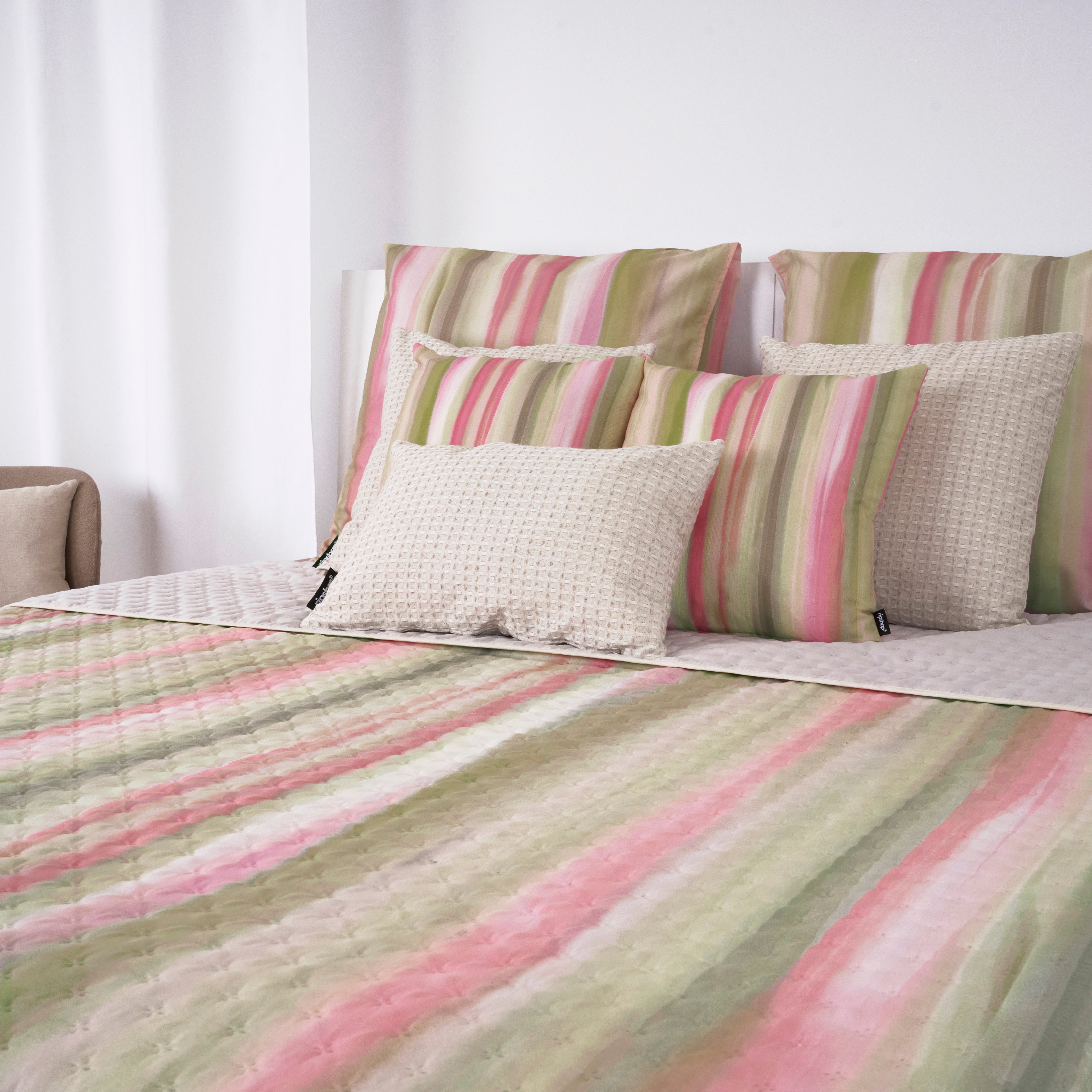 Exeter Green Reversible Mid-Season Quilt