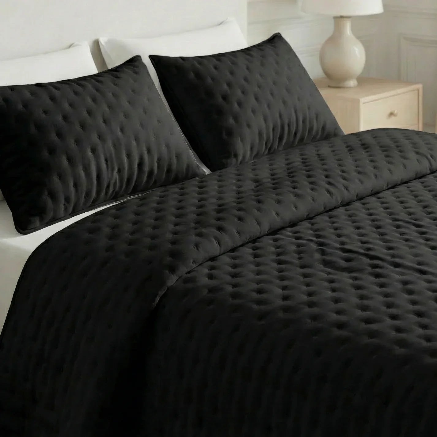 Colcha lisa acolchada Black tacto suave