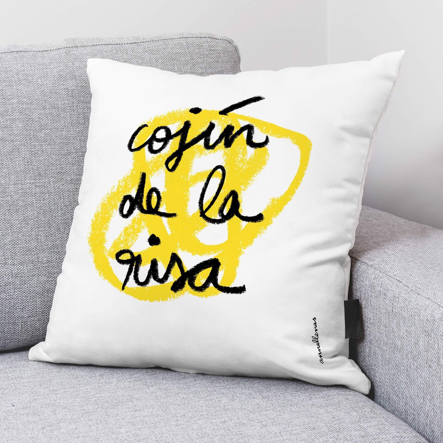 Funda de cojín 100% algodón 50x50 cm Risa de Anna Llenas en castellano 4
