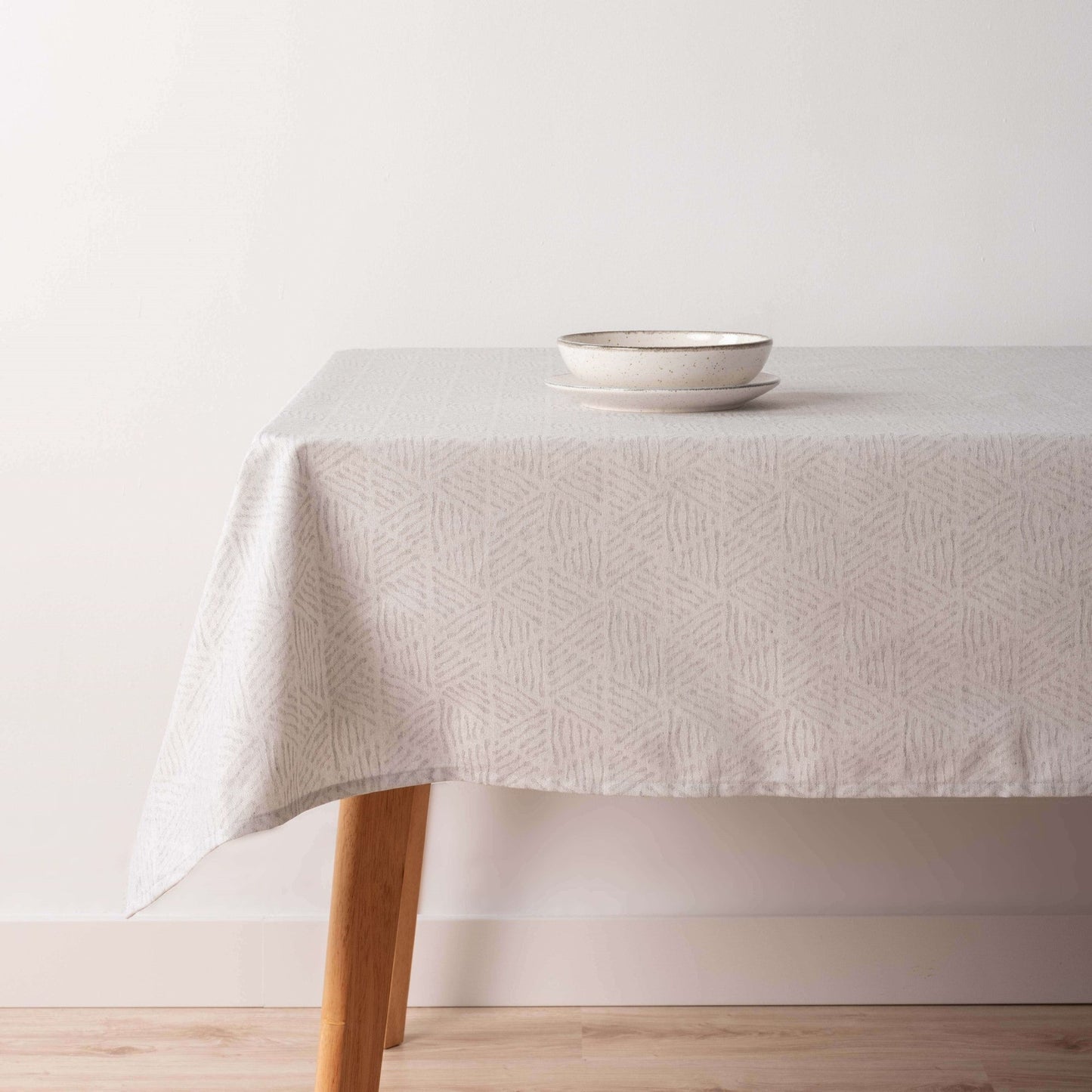 Bacoli jacquard stain-resistant tablecloth 31990C Alma Gray