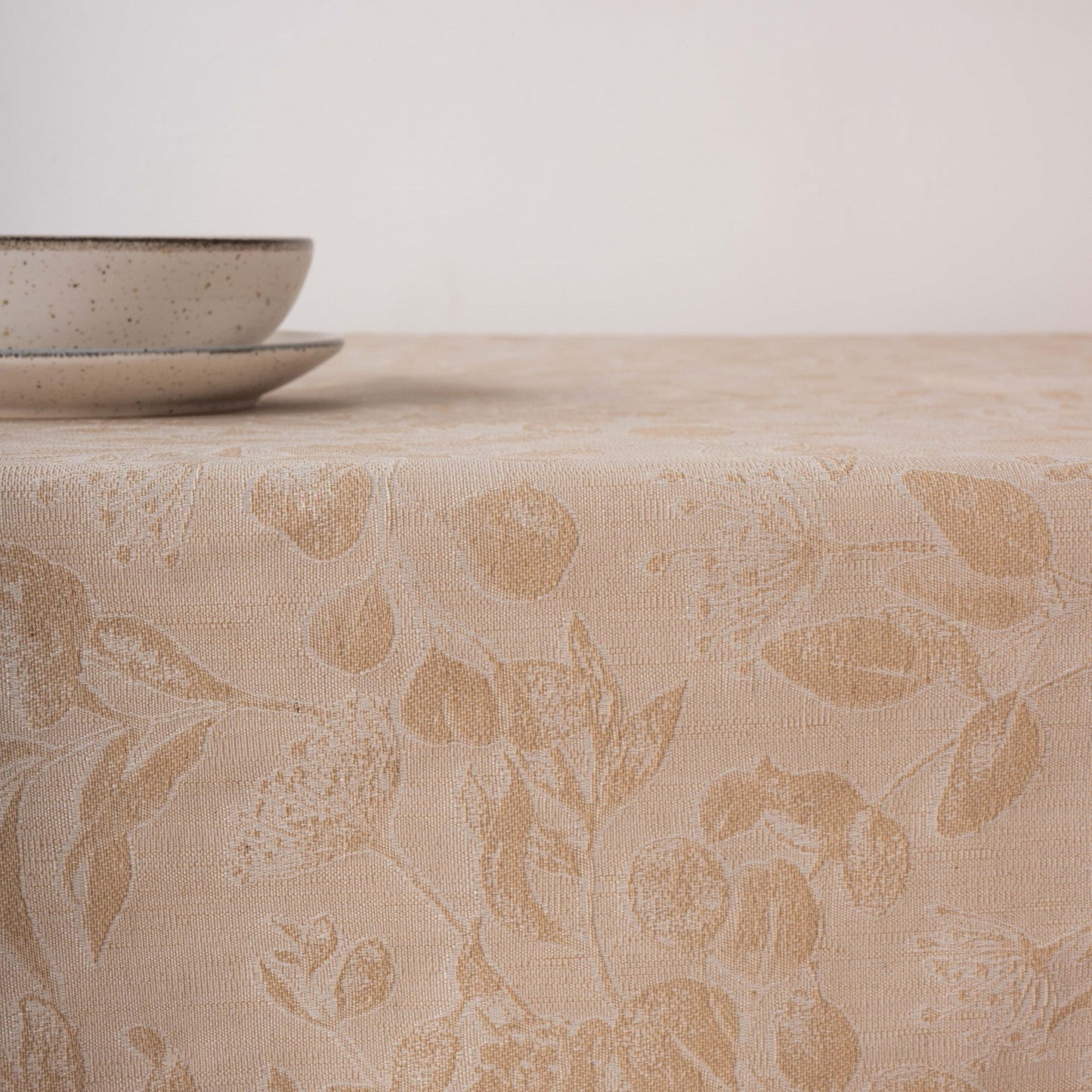 Bacoli 32010D2 beige jacquard stain-resistant tablecloth