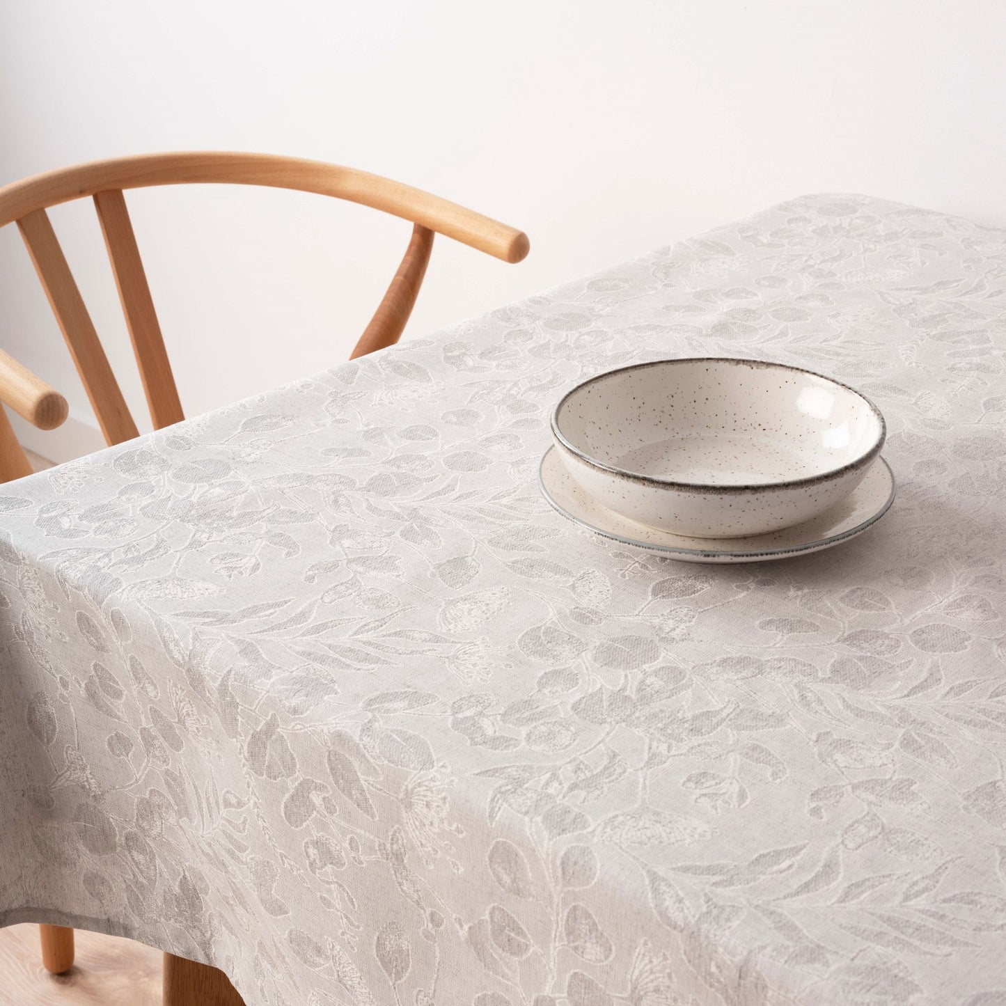 Bacoli 32010D2 Jacquard stain-resistant tablecloth Alma Gray